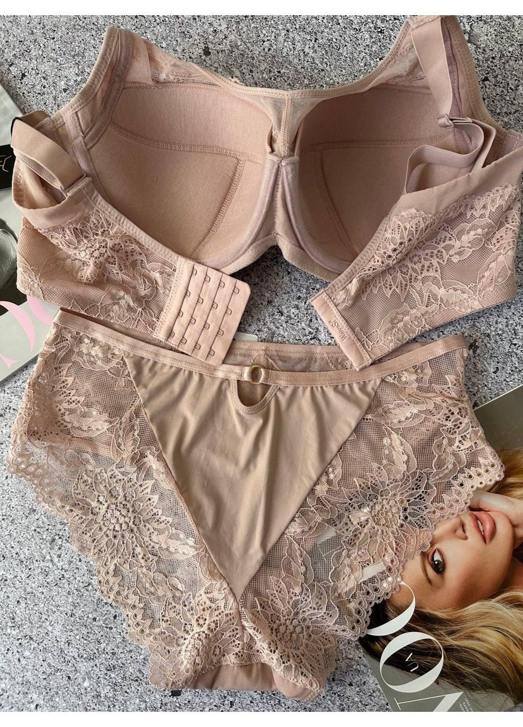 Пудровый комплект женского нижнего белья на чашку d женское нижнее белье пудровый Weiyesi