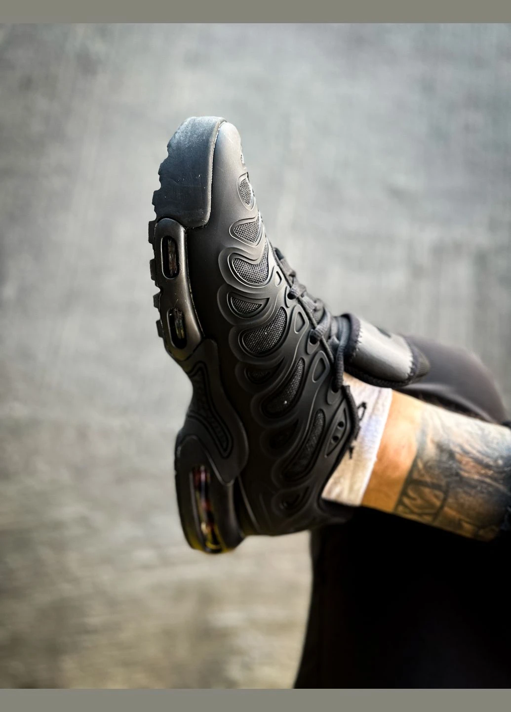Чорні всесезон кросівки чоловічі і жіночі nike air max tn plus drift black | найк аір макс тн плюс чорні No Brand