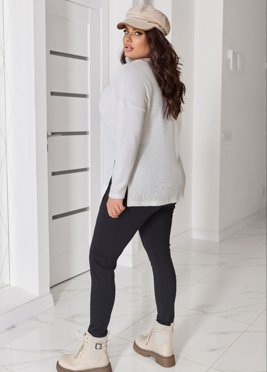 Изысканная повседневная демисезонная вязаная туника удлиненная сзади с разрезами сбоков Allthings (366396127)