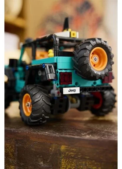Конструктор Technic Позашляховик 723 деталі Пластик 38х7х26 см Lego (393590035)