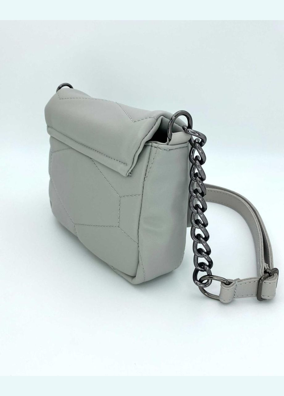 Серая женская сумка кросс-боди на замке из экокожи «Санди» ремень украшен цепочкой WeLassie (298570979)