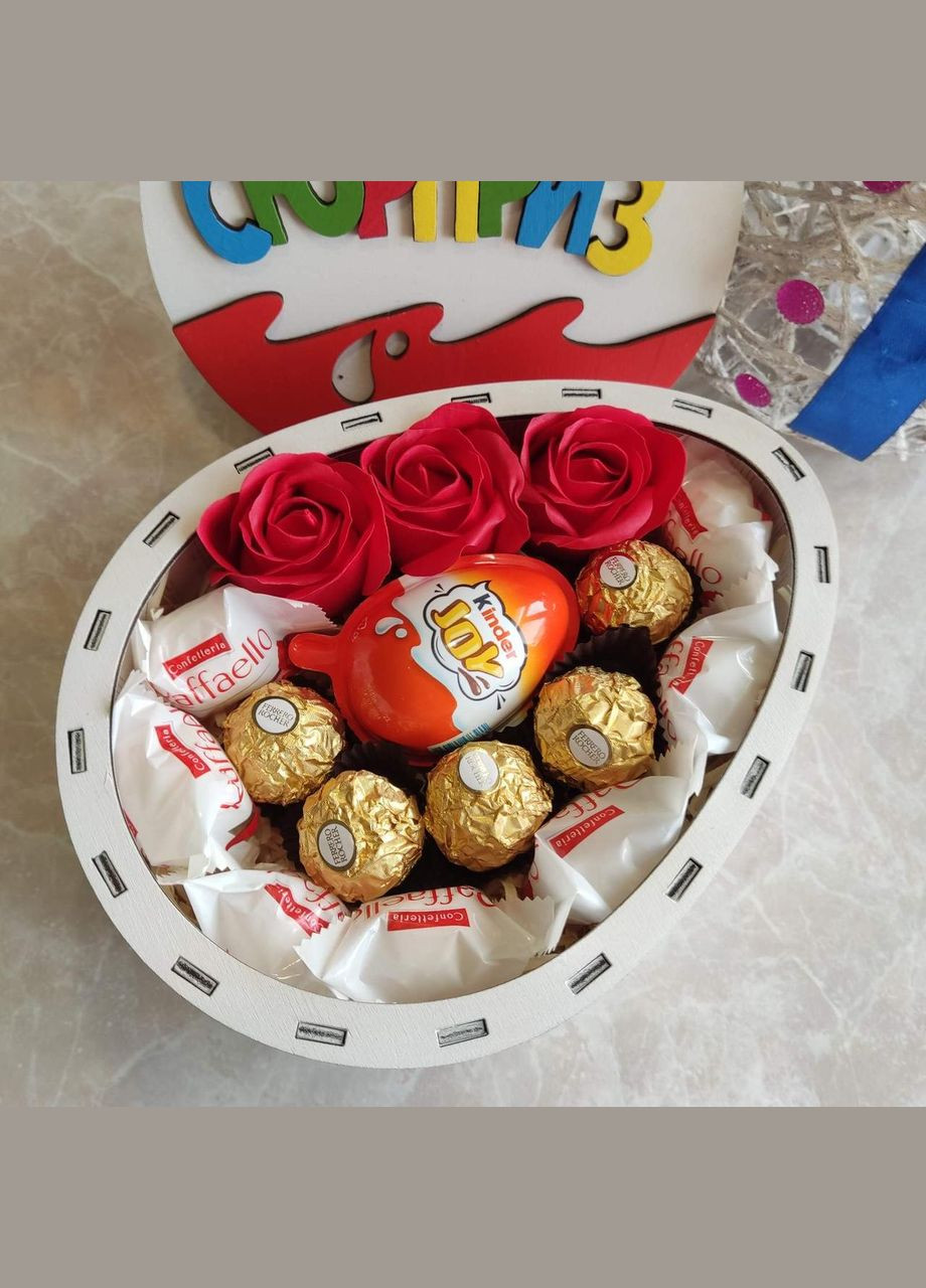 Подарунковий бокс із солодощів і троянд для дівчини на день народження 8 березня день закоханих (ar27) No Brand (315888790)