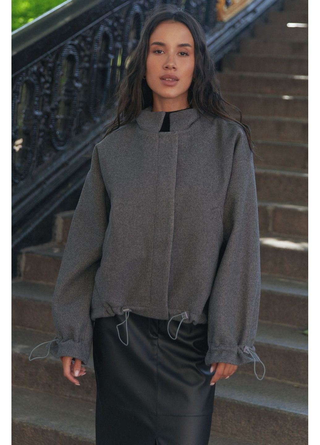 Серое демисезонное Укороченное пальто Seventeen