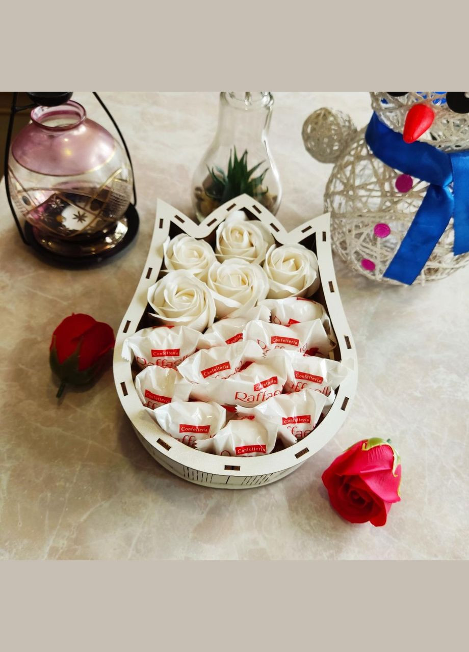 Подарочный бокс с конфетами Raffaello и розами для девушки на день рождения день влюбленных 8 марта (ar37) No Brand (315888804)