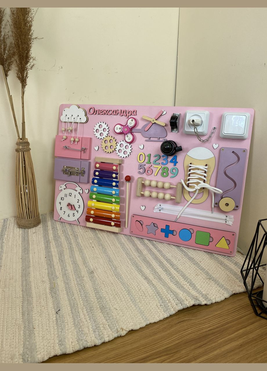 Іменний бізіборд для дівчинки, ніжний 40х60 см No Brand (348357597)