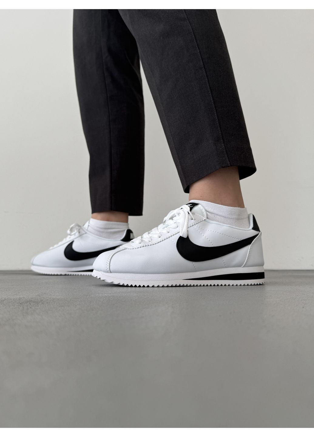 КРОСІВКИ ЖІНОЧІ NIKE CORTEZ WHITE / BLACK НАЙК КОРТЕЗ No Brand чорні демісезони (368862069)
