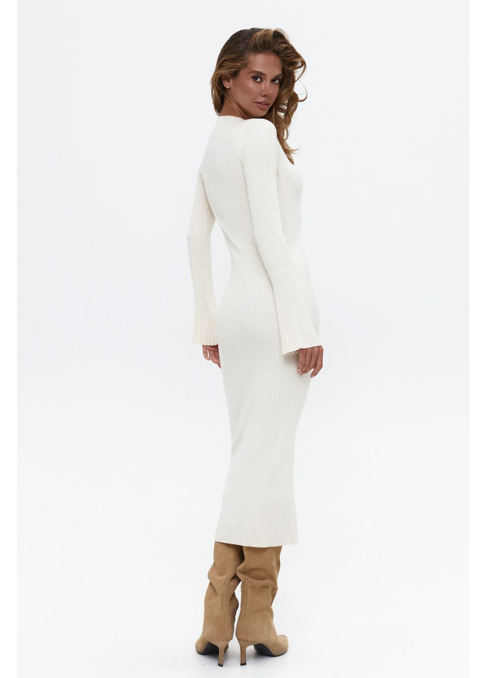 Молочное платье с расклешенными рукавами в цвете natural Solmar