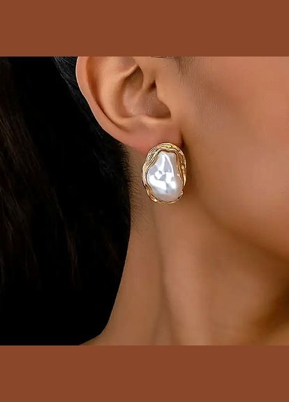 Сережки с большой бусиной Барокко No Brand (331621026)