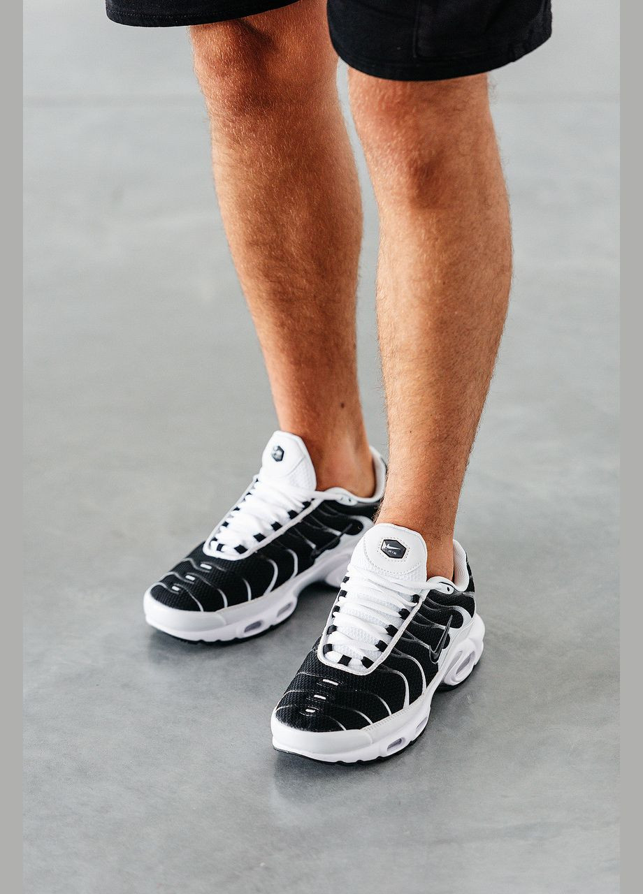 Чорно-білі всесезонні кросівки air max plus white black metallic pewter - cd0609-102 Nike