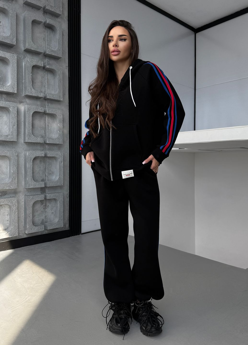 Спортивный костюм женский зимний оверсайз с лампасами и капюшоном (худи + штаны) No Brand (365765647)