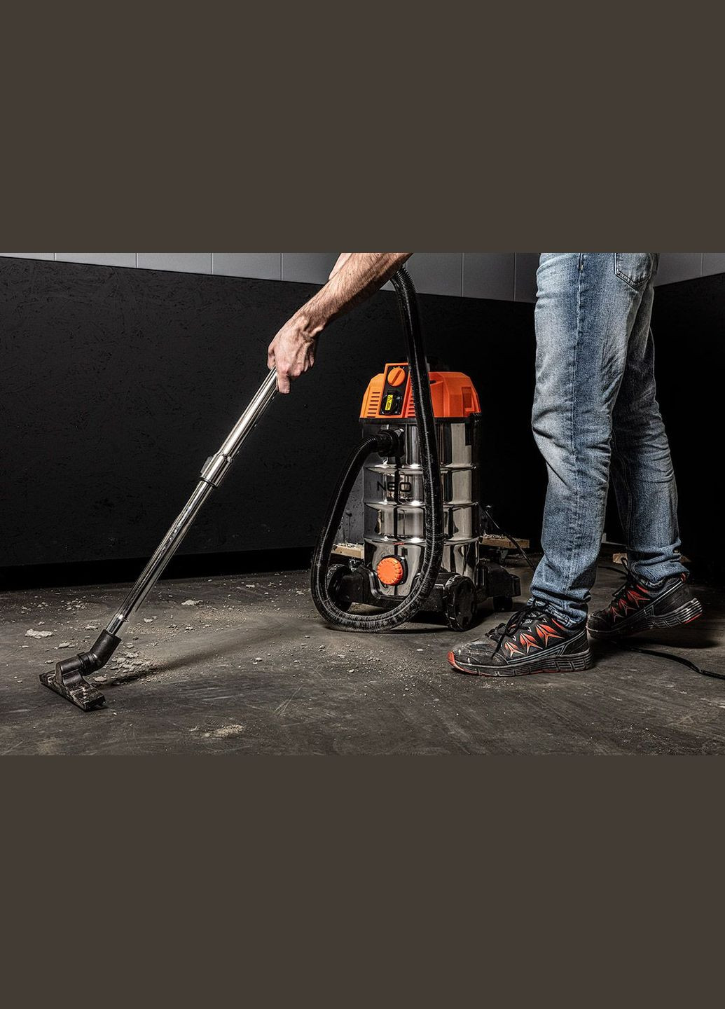 Пилосос професійний, 1600Вт, 18 кПа, контейнер 35л, HEPA, колеса, 7.5кг Neo Tools (314748327)