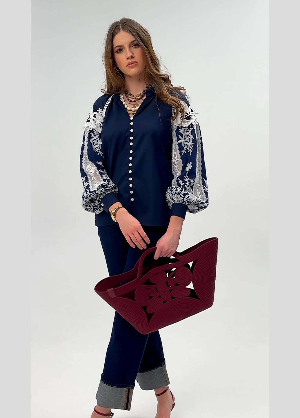 Темно-синя темно-синя вишиванка з білою вишивкою - ua52 / eu46 Iren Klairie