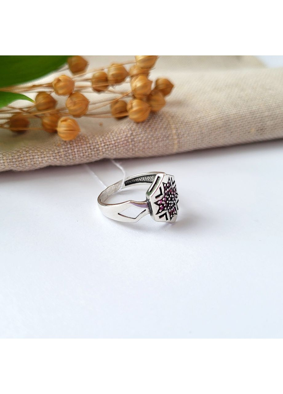 Срібна каблучка Вишиванка із Малиновими Каменями розмір срібло 925 проби Чорнене 81152рб 2.32г No Brand (334012760)