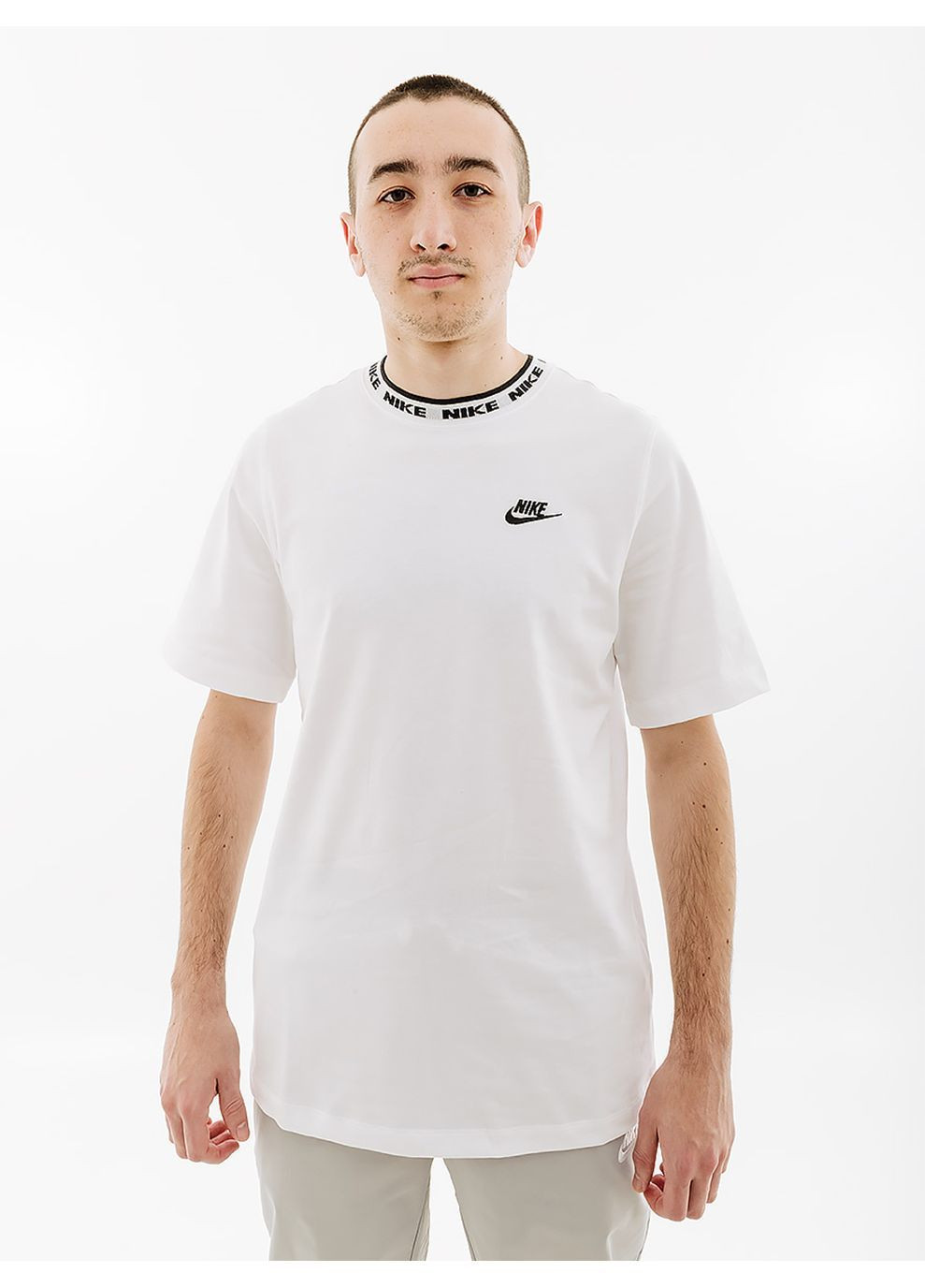 Белая мужская футболка club lbr ss top белый Nike