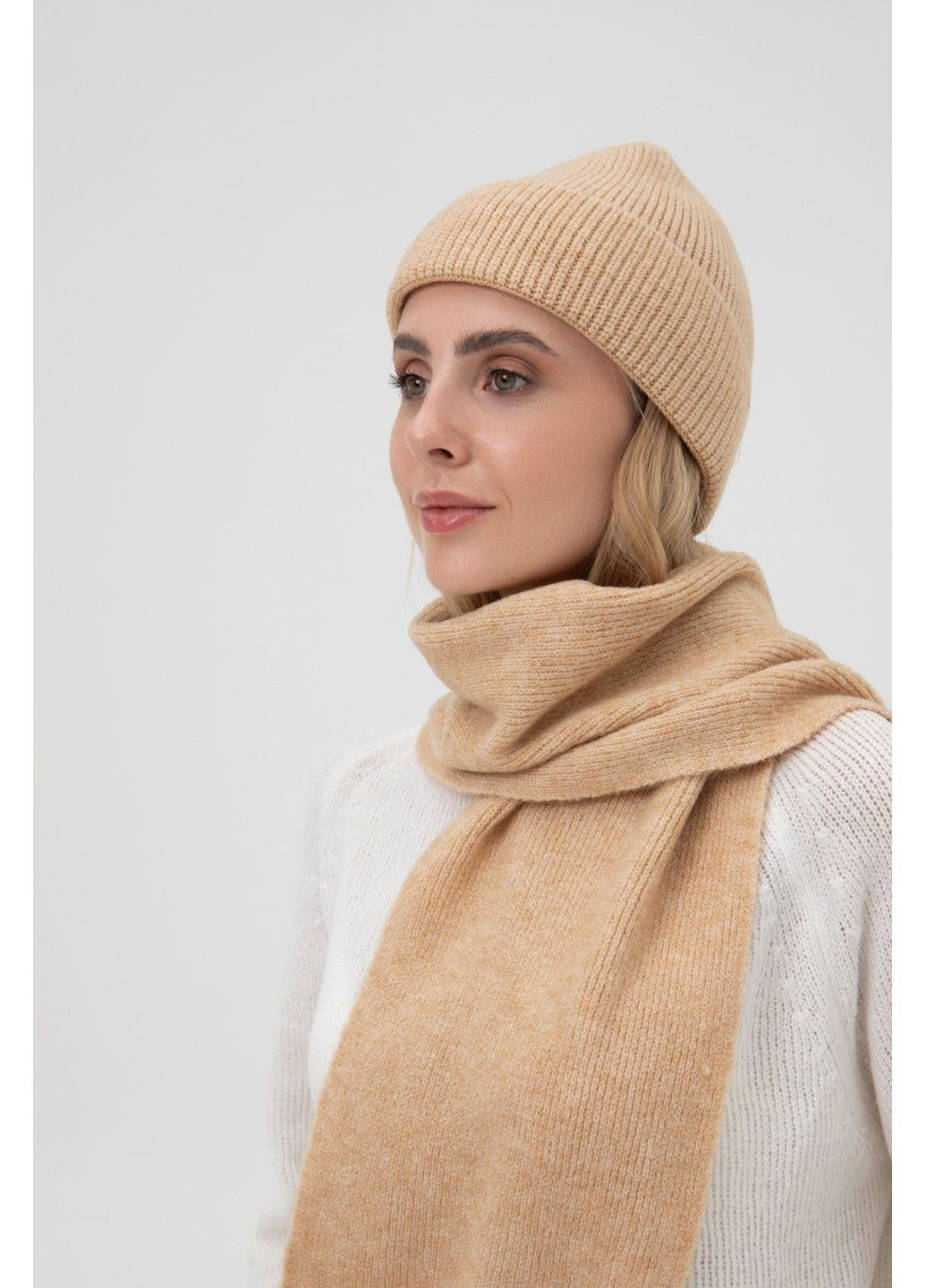 Шапка B1006 Sewel (362361473)