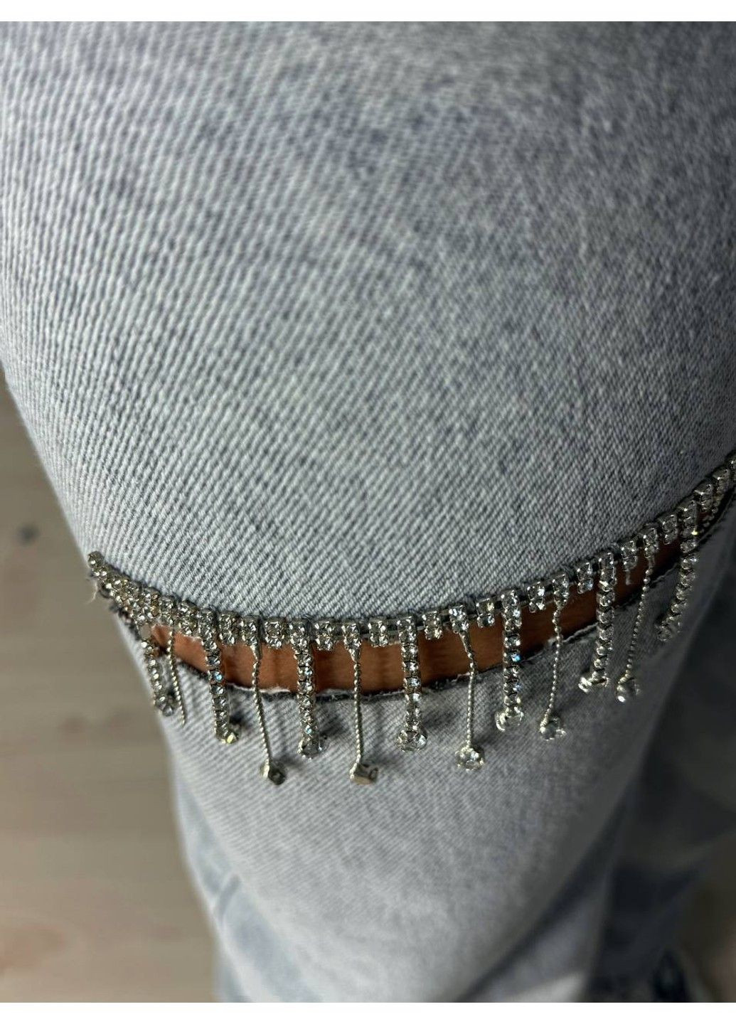 Джинси жіночі 2775 STRAIGHT FIT прямі вільні з розрізом і стразами сірі Its Basic - (340765946)