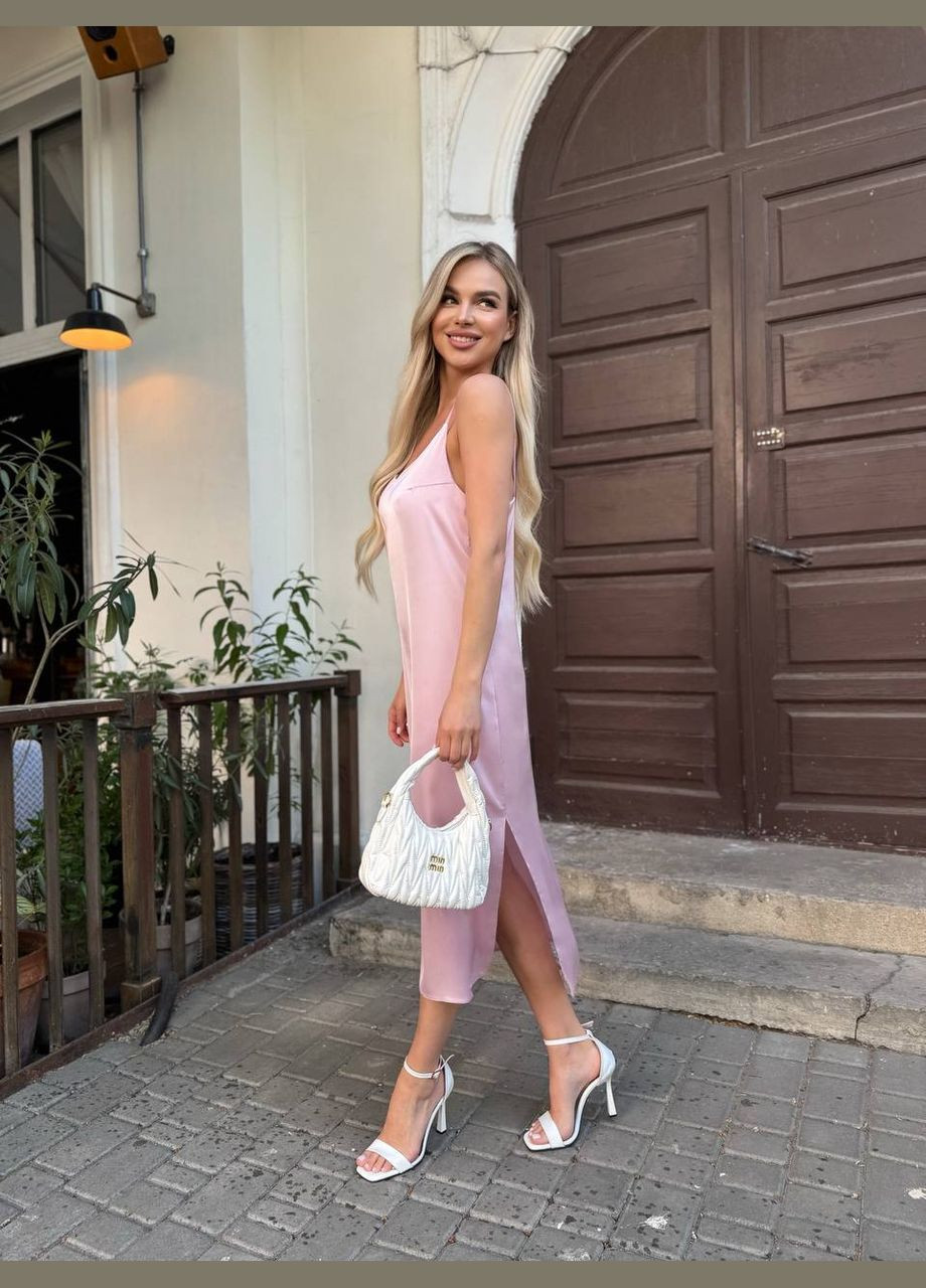 Рожева шовкова сукня міді на бретельках рожевого кольору 33523 No Brand однотонна