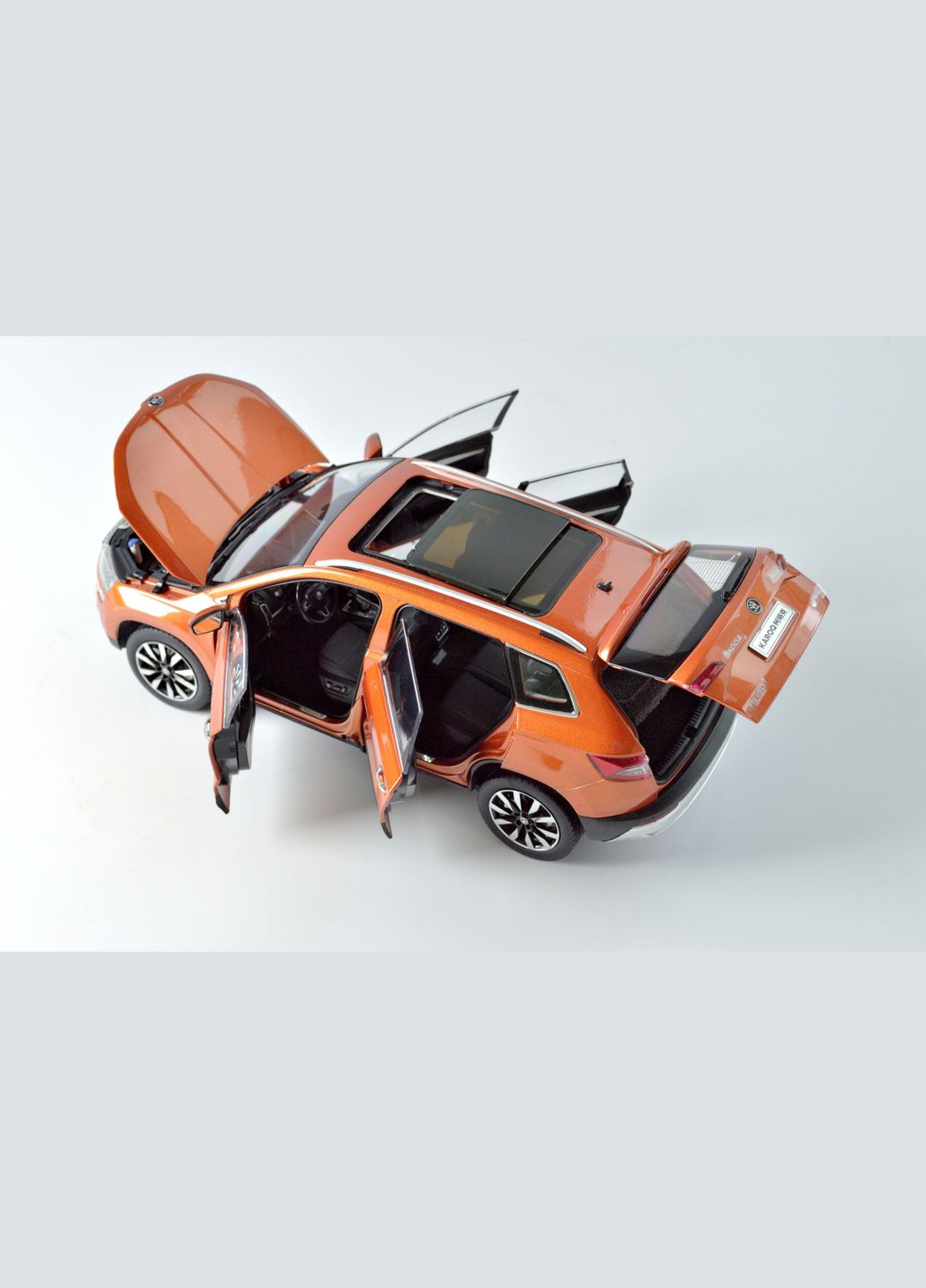 Модель Karoq 2018 1:18 Помаранчева No Brand Skoda (315729453)