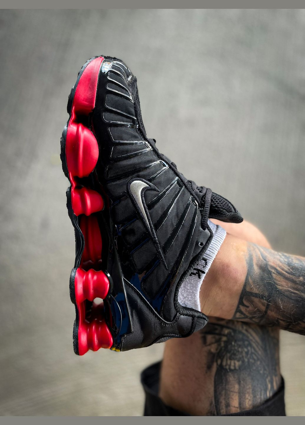 Черные демисезонные кроссовки мужские nike shox black red | найк шокс черные красные No Brand