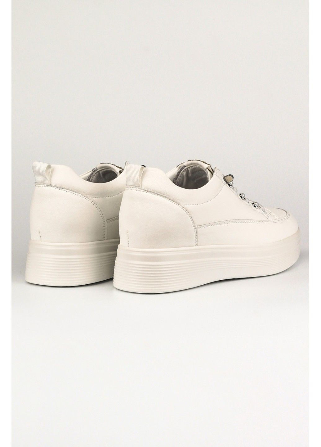 Белые демисезонные женские кроссовки 1100007 Buts