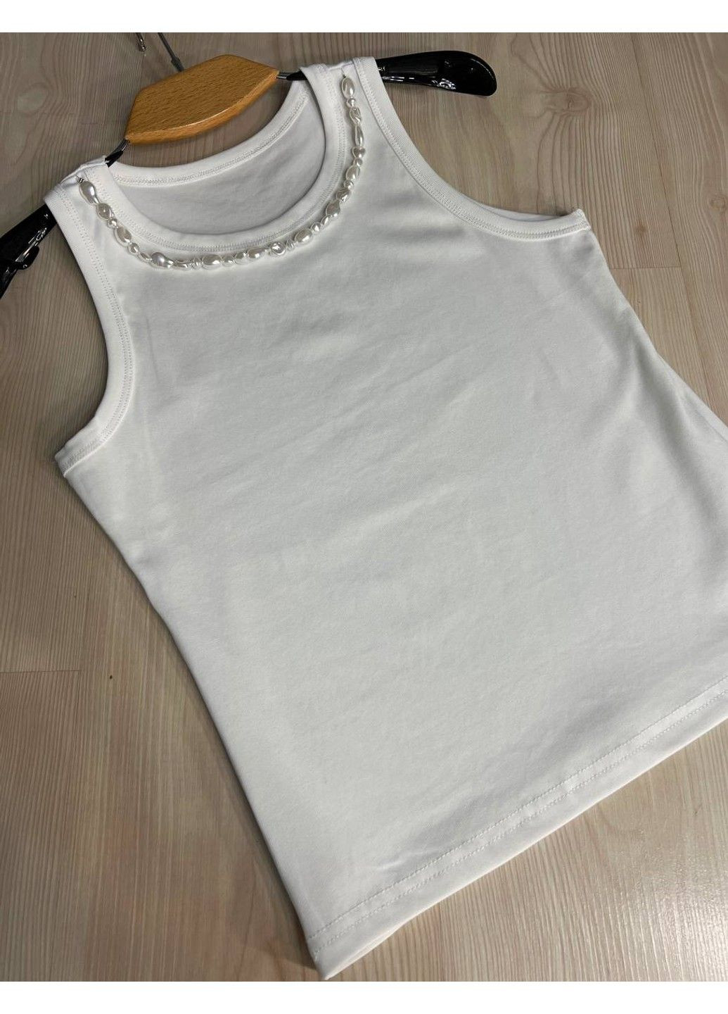 Майка женская A-N 26062 с жемчужным ожерельем No Brand — 332484675