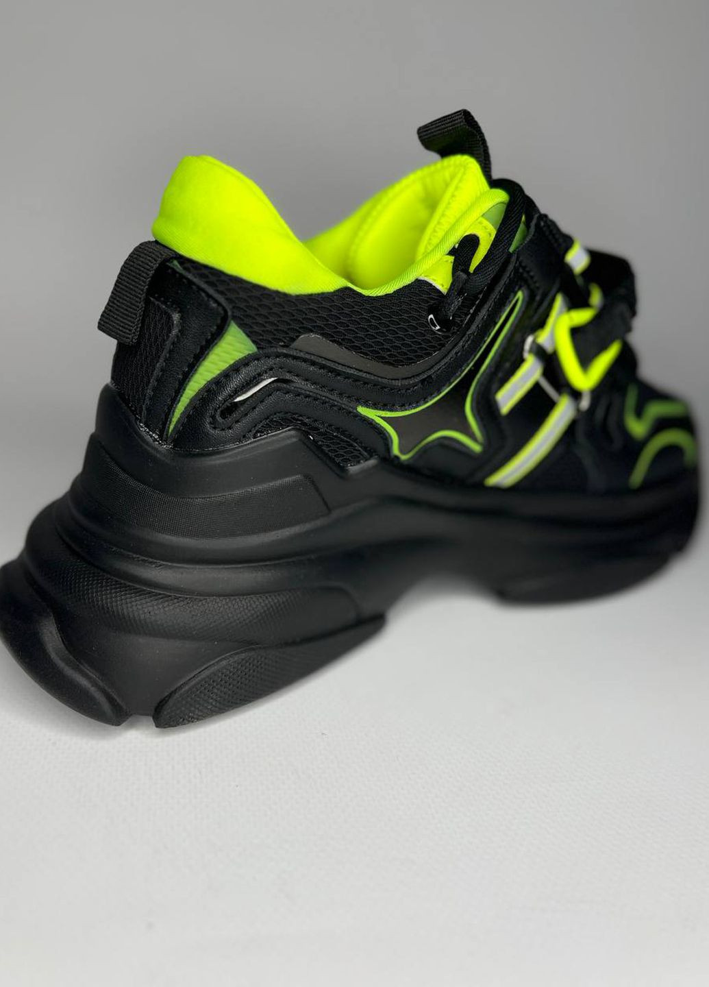 Кроссовки женские No Brand чёрные (329995931)