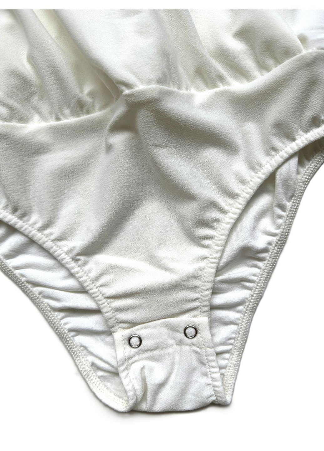 Черно-белый летний костюм праздничный подростковый tbt241-tbt2531 боди с перьями белые + брюки черные в тонкую полоску брючный To Be Too