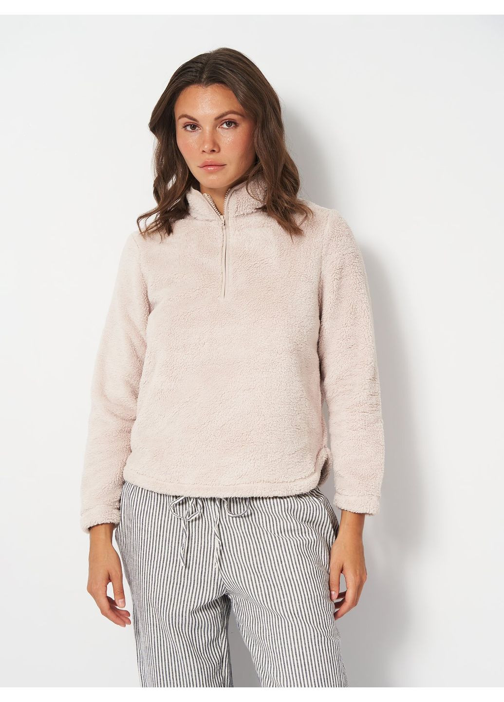 Светло-серый свитшот меховый H&M однотонный (359471992)