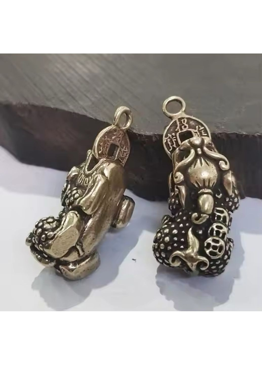 Латунный брелок - подвеска с китайскими знаками зодиака ЗМЕИ символ 2025 года No Brand (306717375)