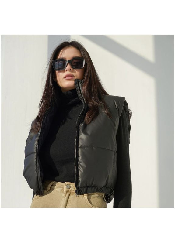 Жилетка женская черный укроп с пухом под экокожи, Размер одежды XS-S, Цвет Черный Irenmodels (360884191)