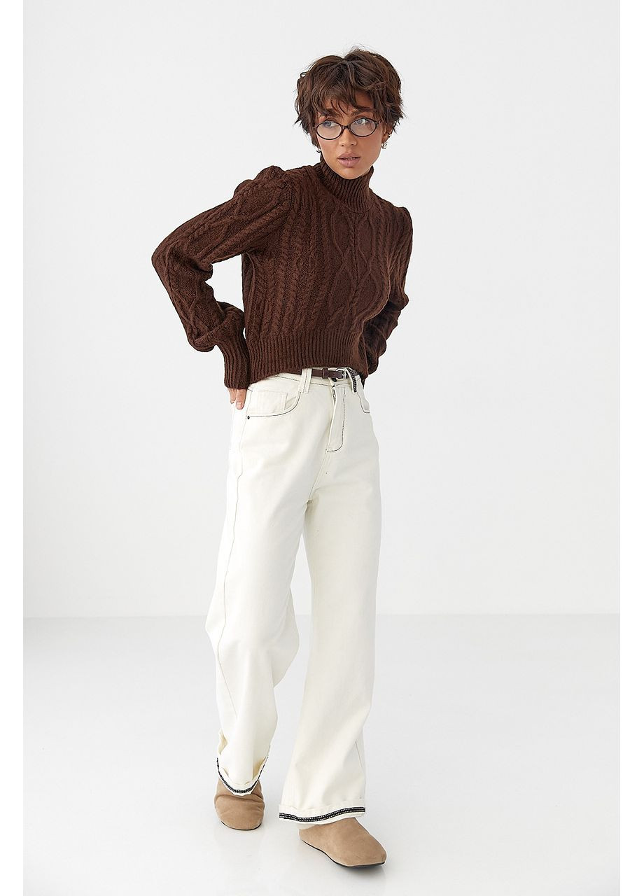 Коричневый зимний короткий вязаный свитер с косичками - серый цвет Lurex