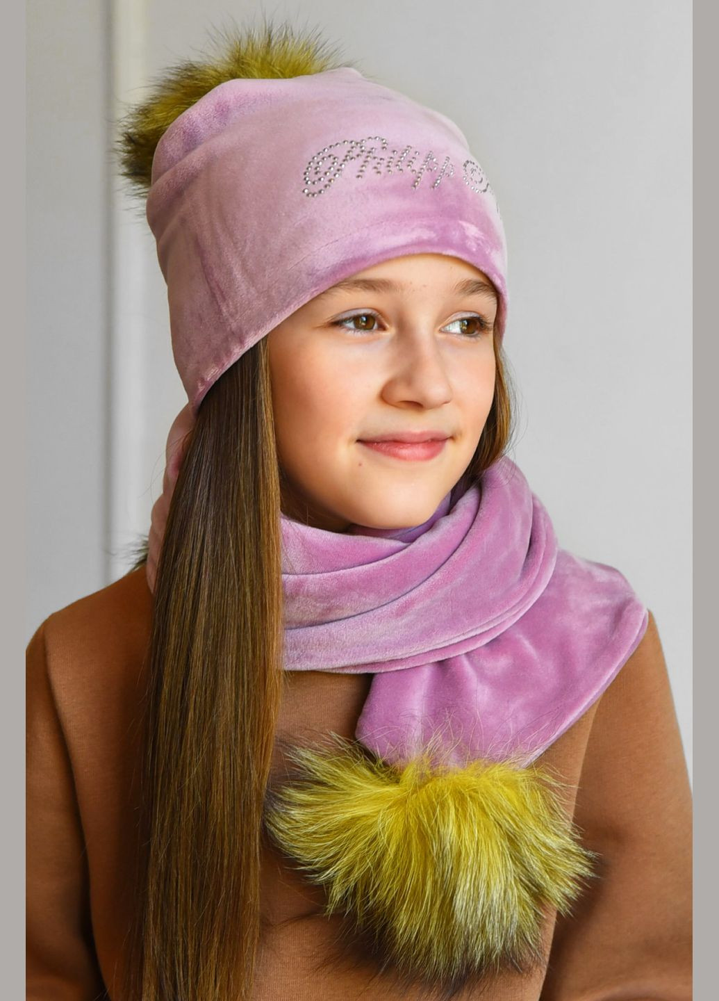 Набір шапка+шарф підлітковий для дівчинки велюровий рожевого кольору Let's Shop (301764044)