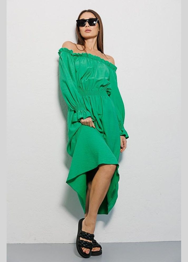 Зеленое платье женское летнее с открытыми плечами макси зеленое mkar69037-1 Modna KAZKA
