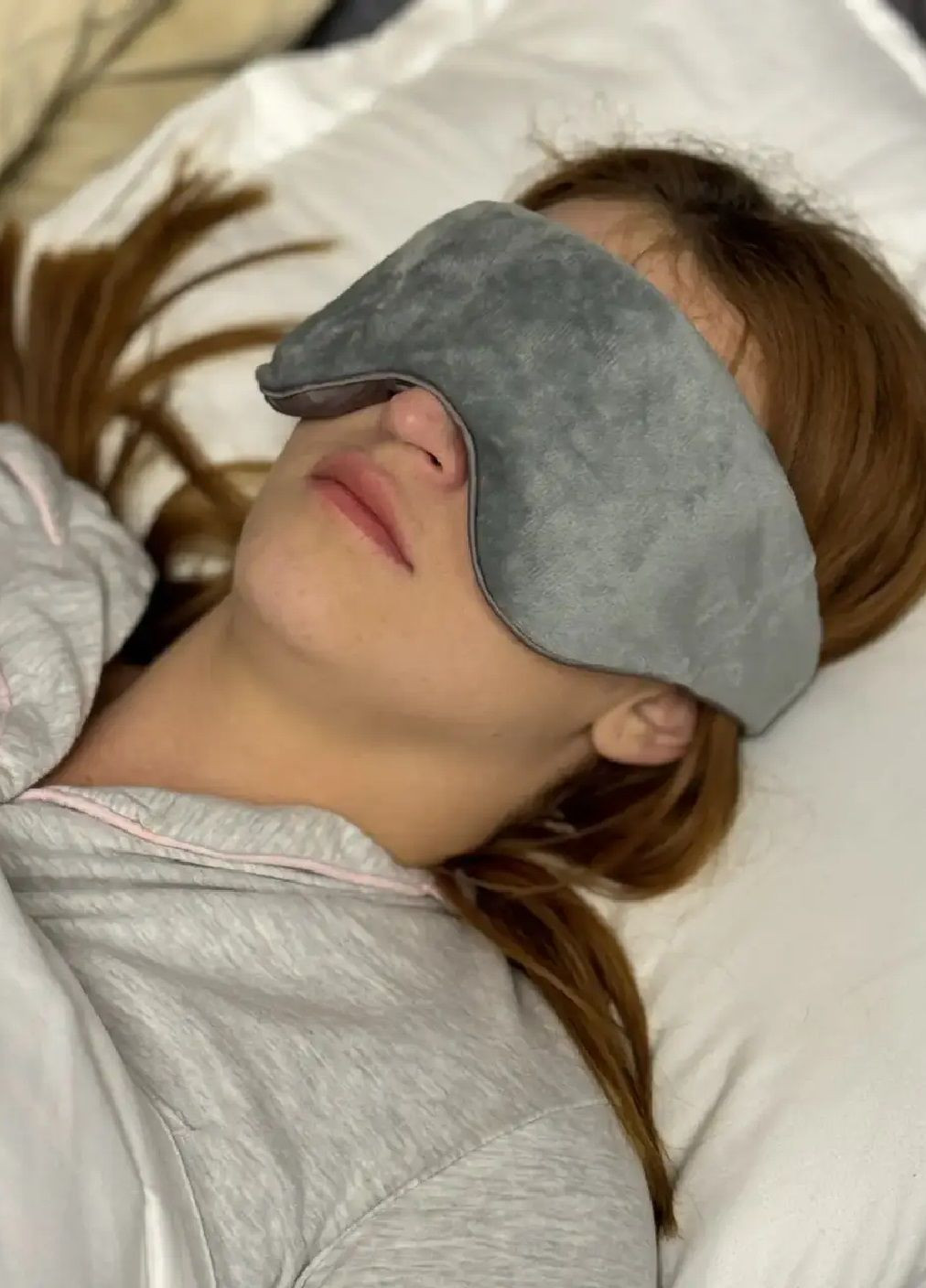 Маска для сна утяжеленная с полным прилеганием к лицу съемной вставкой с микростекольными шариками 30х9х3 см (479456-Prob) Серая Unbranded (319301958)