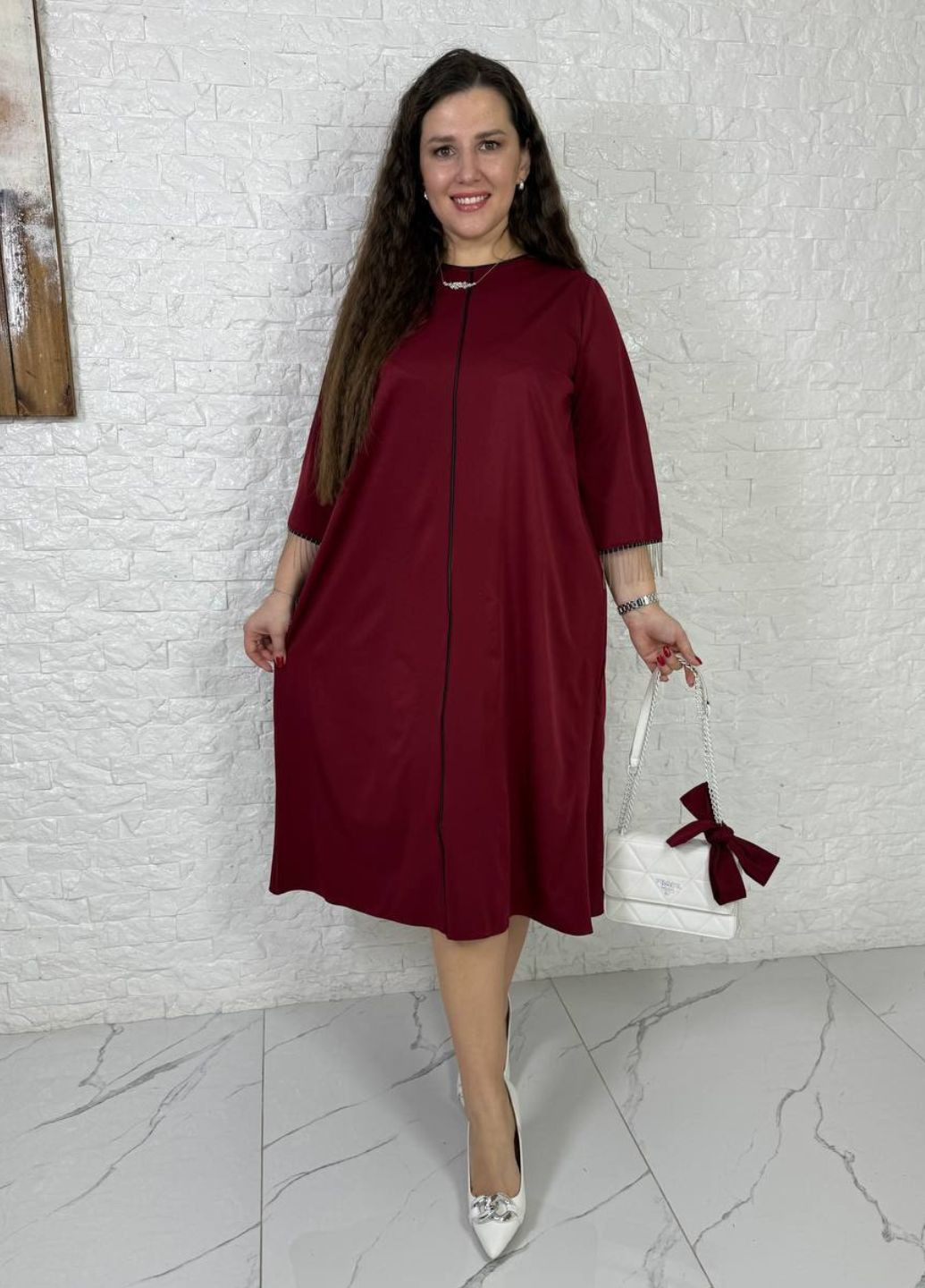Бордова коктейльна жіноча сукня вільного крою з металевою бахромою та чорним кантом а-силует Tik-Tak однотонна