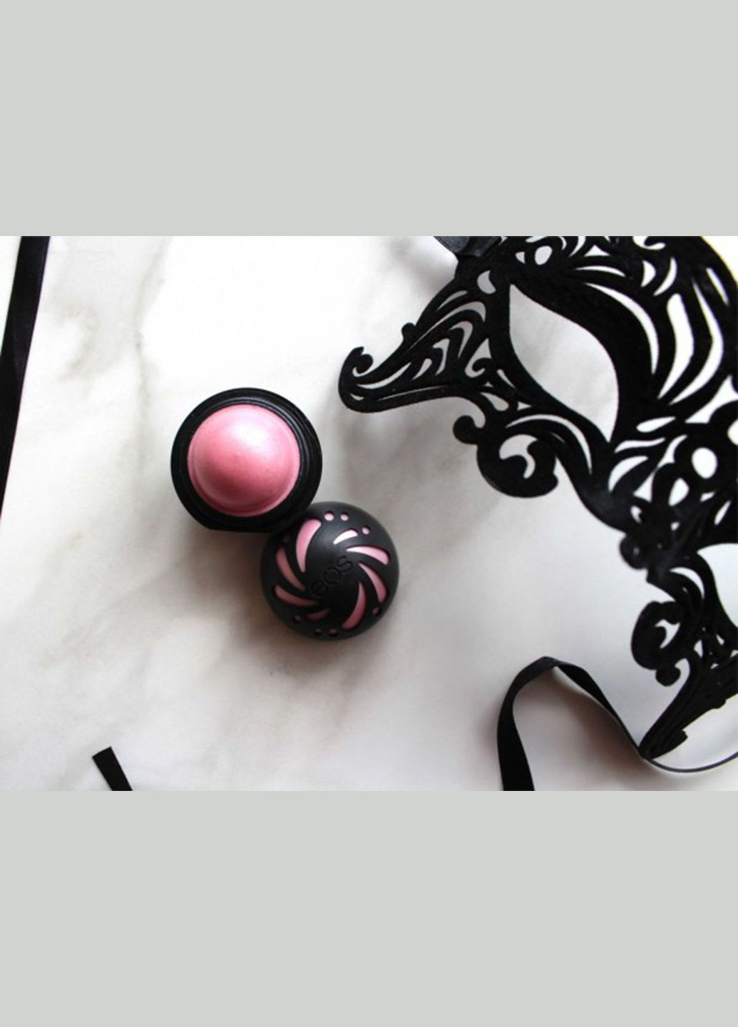 Бальзам для губ с шиммером Lip Balm Sphere Shimmer Sheer Pink Розовый (7 г) EOS (278773643)
