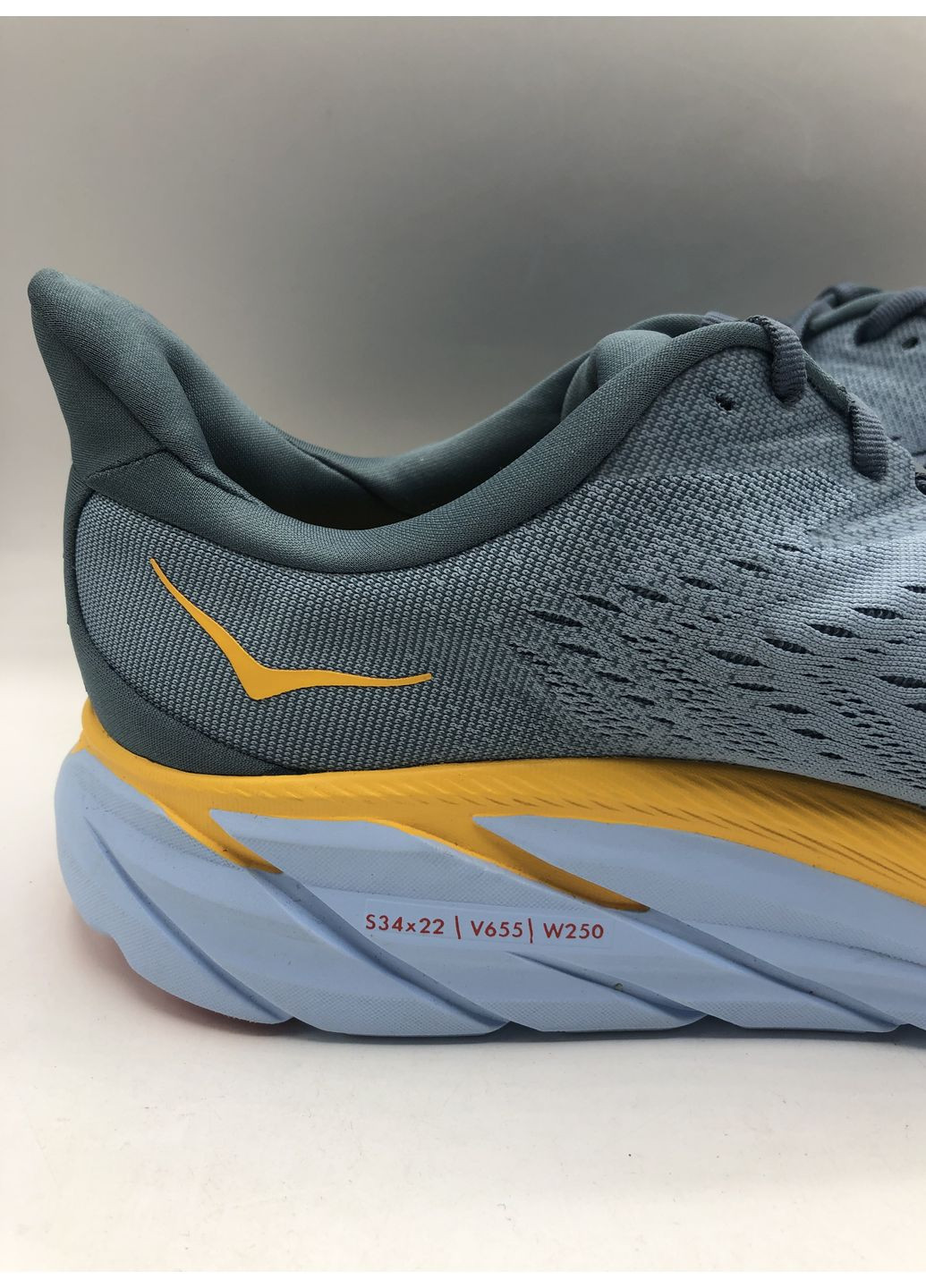 Серо-голубые кроссовки для бега clifton 8 HOKA