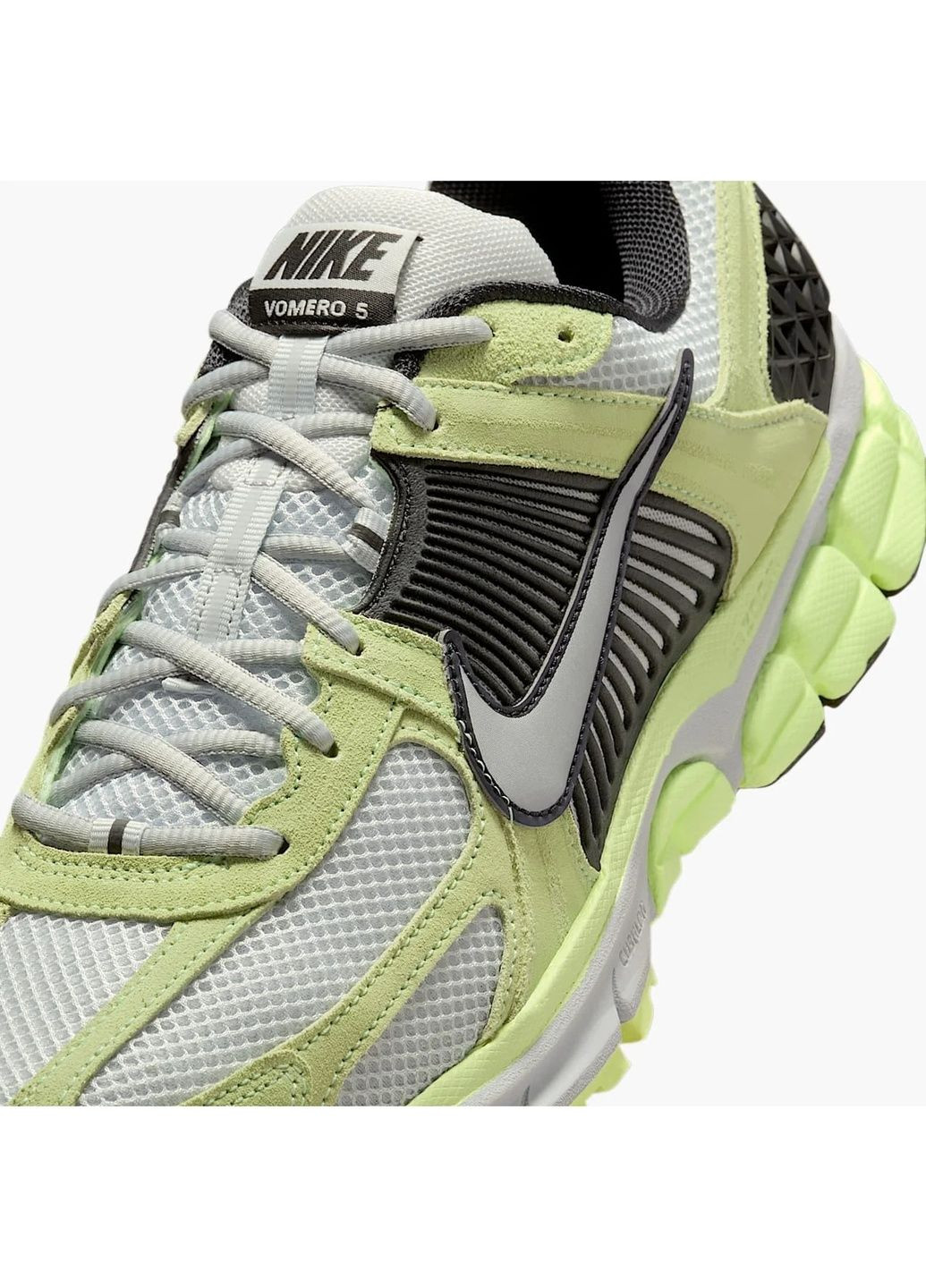 Білі всесезонні кросівки унісекс zoom vomero 5 white/green Nike