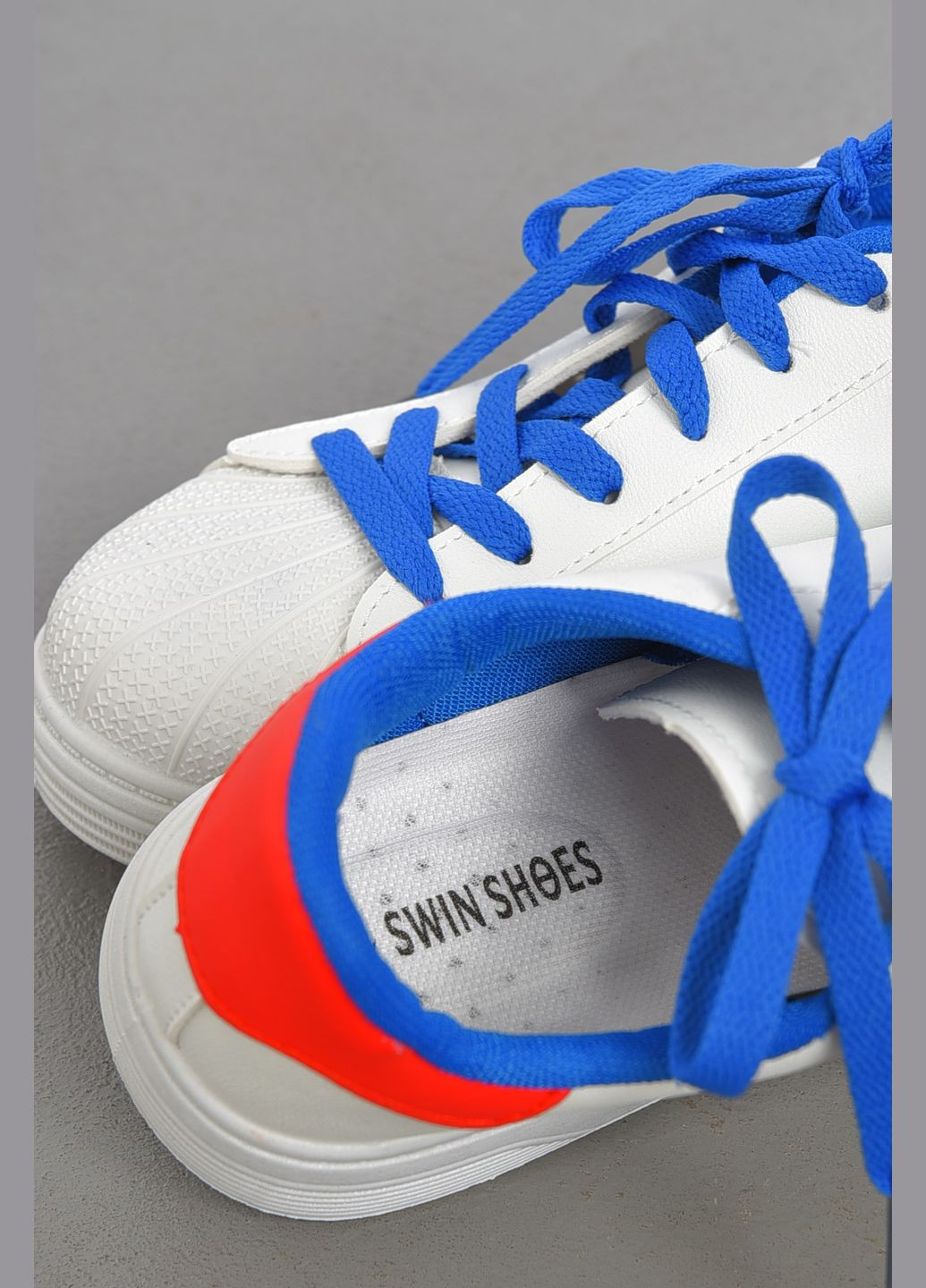 Кросівки жіночі білого кольору на шнурівці Let's Shop білі демісезони (301196698)