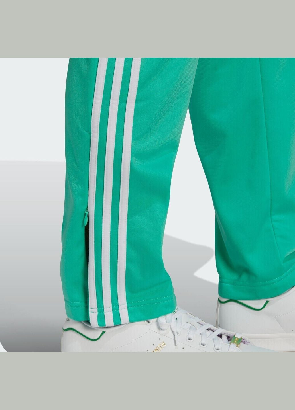 Салатовые спортивные летние брюки adidas