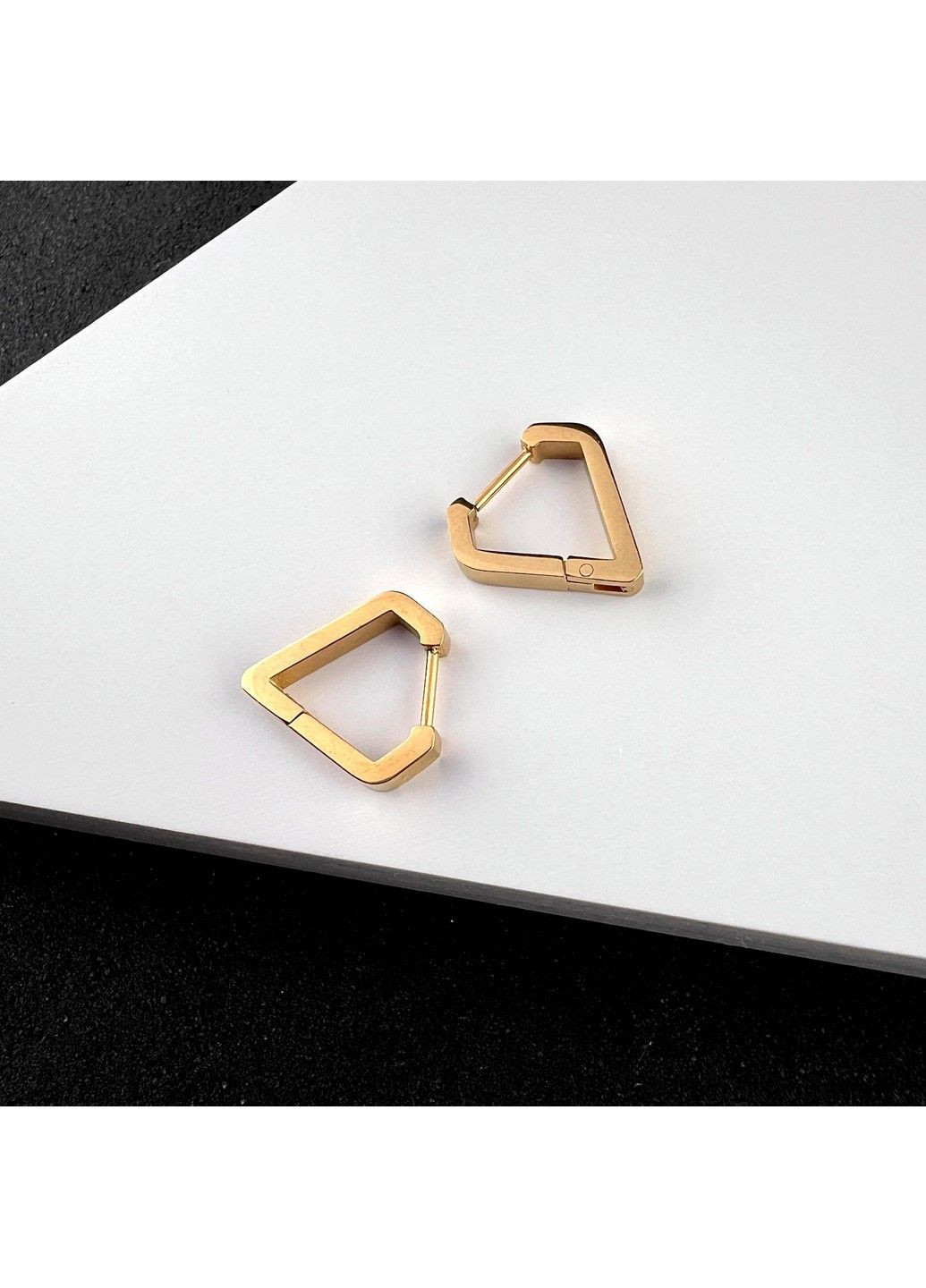 Сережки з позолотою із медичної сталі у вигляді діаманта ES-302 No Brand (299330492)