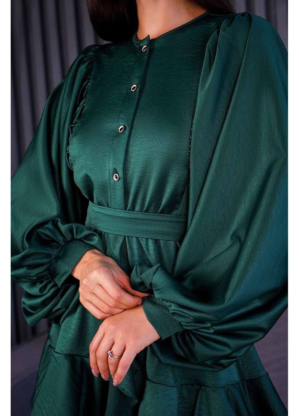 Зеленое коктейльное платье бохо воланы 24085 зеленое Tanita-Romario