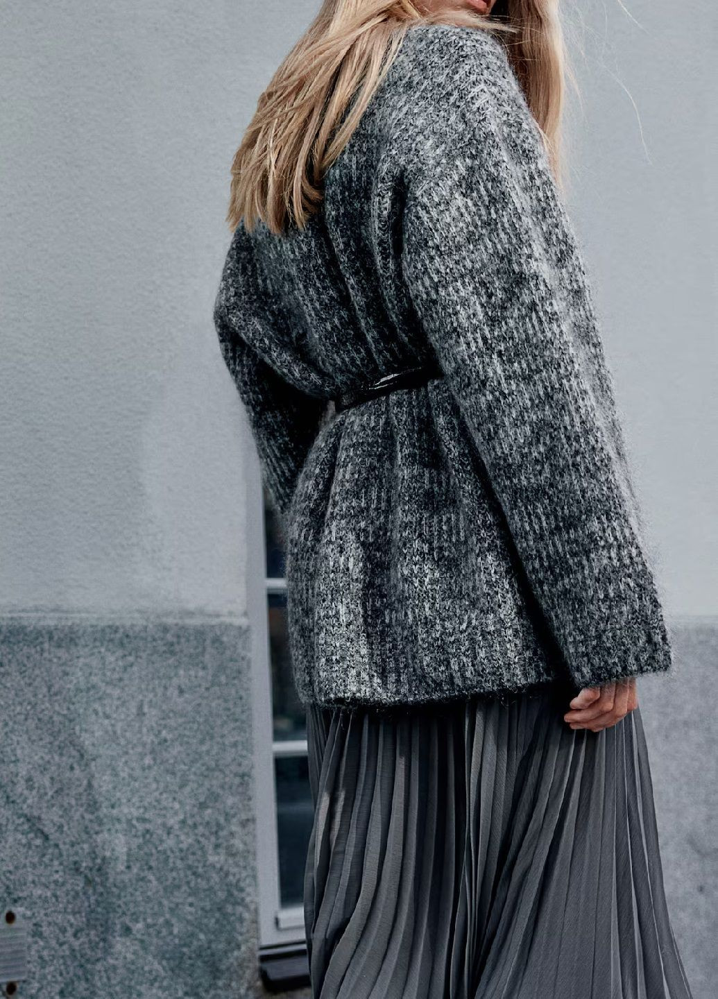 Темно-серый демисезонный свитер H&M