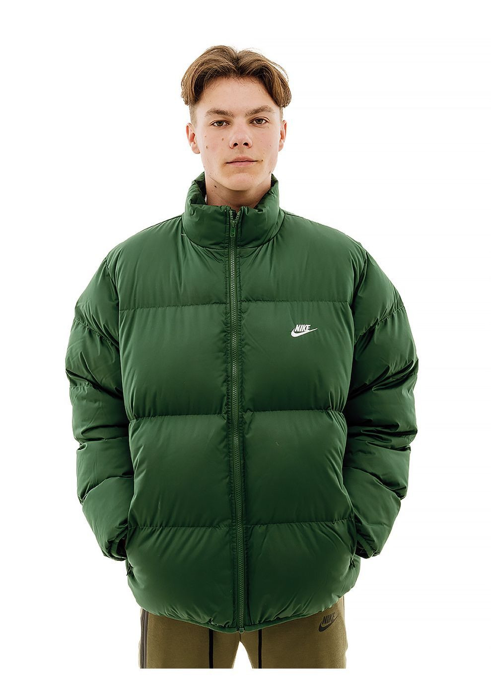 Зелена зимня чоловіча куртка club puffer зелений Nike