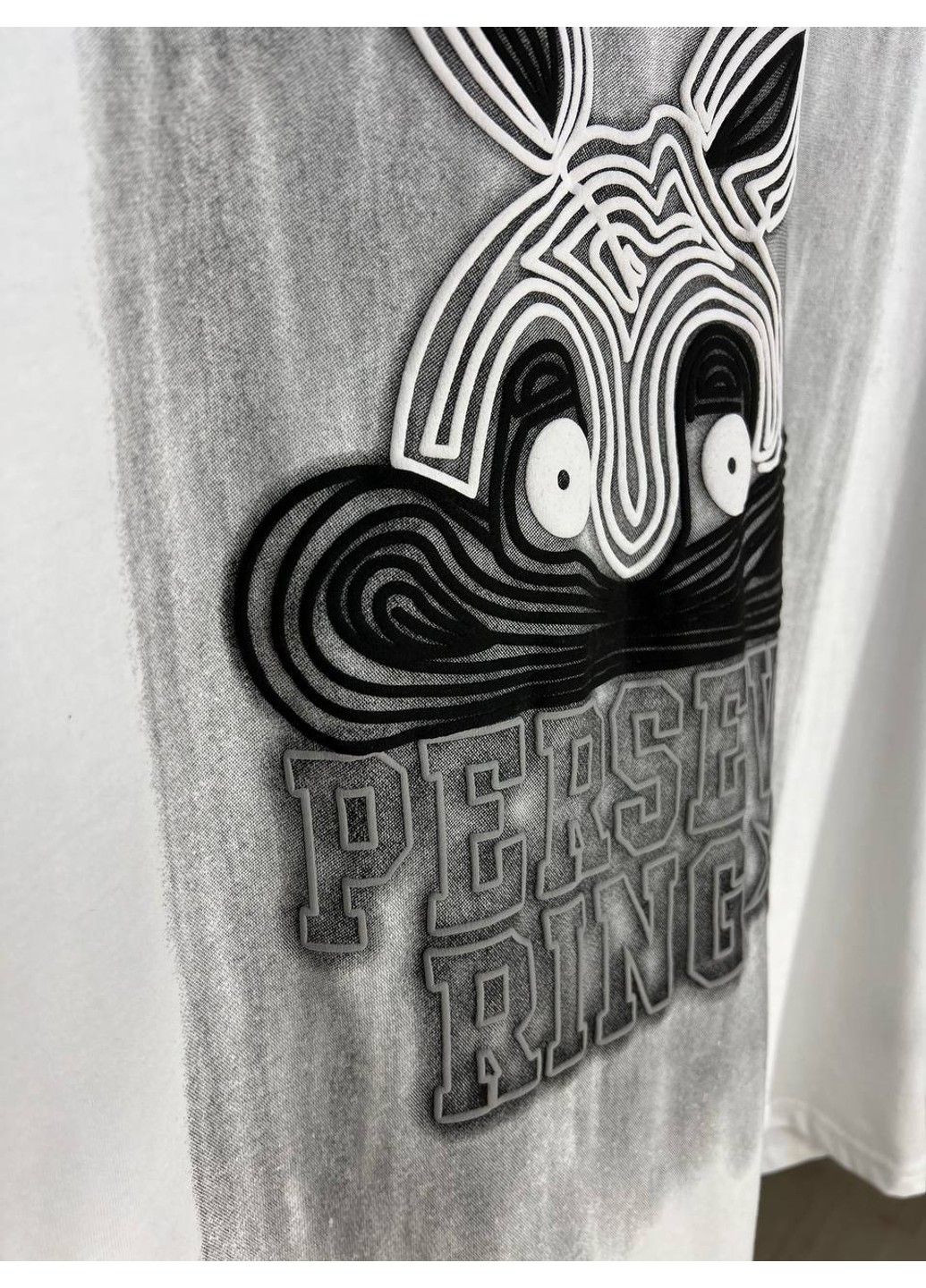 Футболка жіноча YIGOU 23 напис малюнок кролик оверсайз подовжена one size No Brand - (319627282)