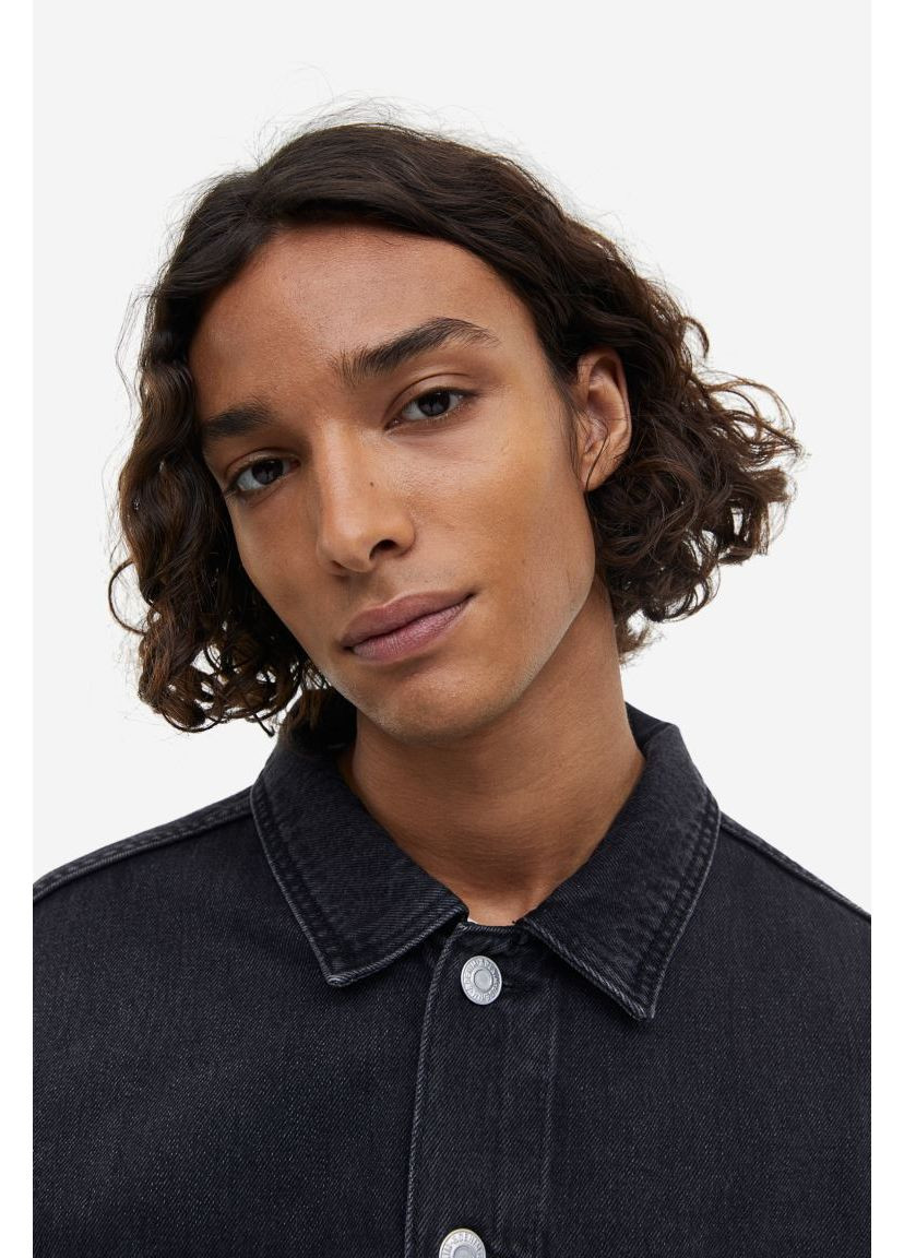 Серая демисезонная джинсовая куртка relaxed fit H&M