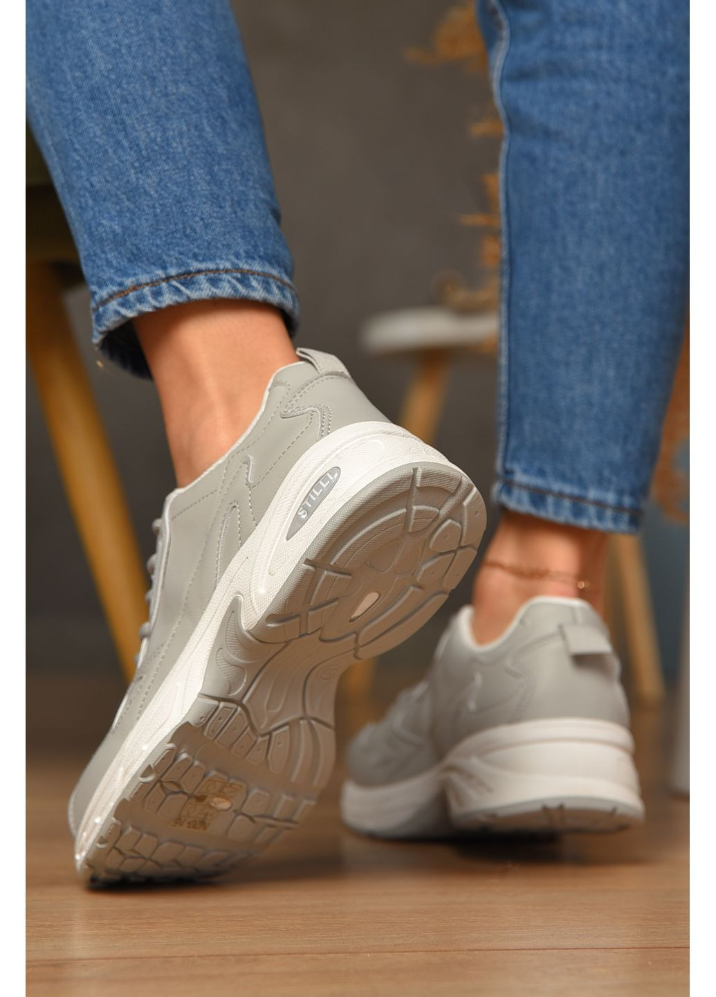 Кросівки жіночі сірого кольору Let's Shop сірі демісезони (363019222)