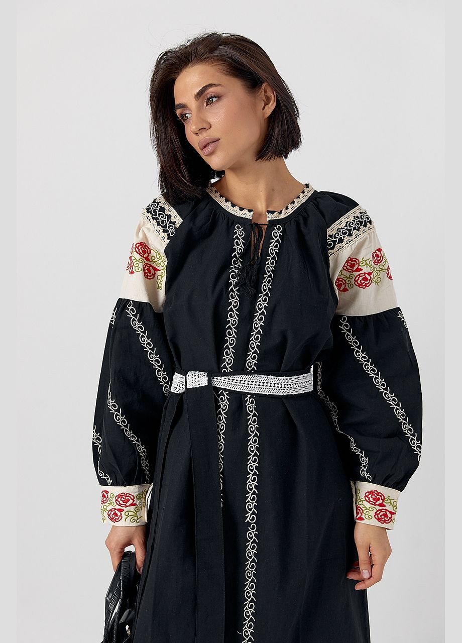 Чорна жіноча сукня міді з вишитими трояндами Lurex