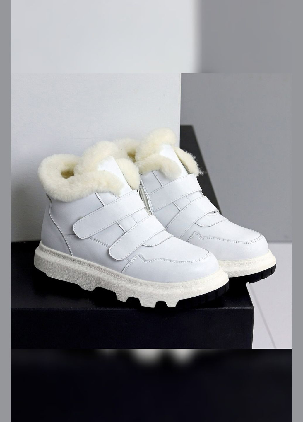 Білі жіночі зимові спортивні теплі для жінок на хутрі зима утеплені на липучках Viki кросівки білі зими (307059468)