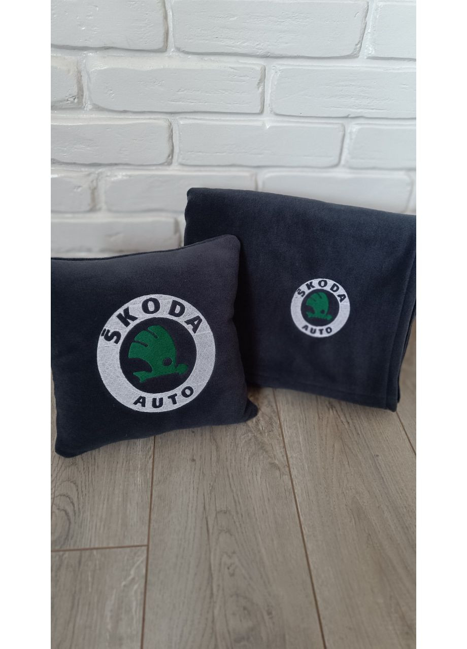 Набор для автомобиля 2 подушки+плед в чехле с вышивкой "SKODA" No Brand (369717500)